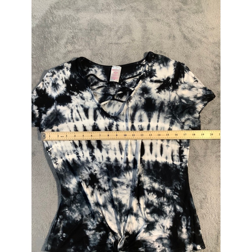 No Boundaries Girls XXL Black White Tie Dye Top Strappy V-Neck Knot Front Tee - Picture 3 of 7